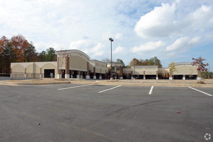 More Photos Of 745 Beaver Ruin Rd, Lilburn Unknown For Lease