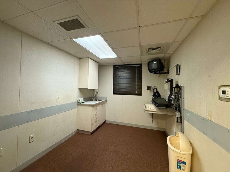 More Photos Of 1704 S Custer Rd, Monroe Medical For Sale