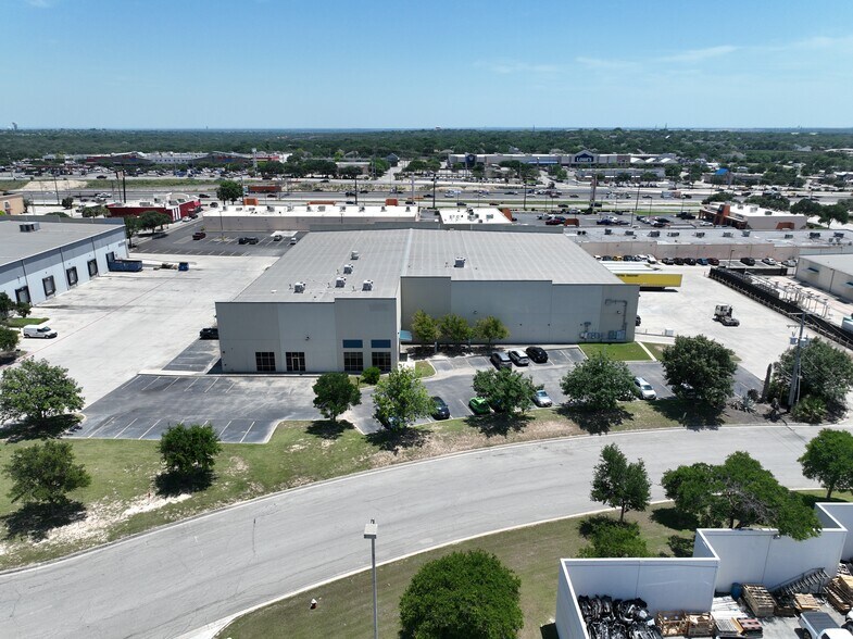 More Photos Of 5850 Corridor Pky, Schertz Warehouse For Lease