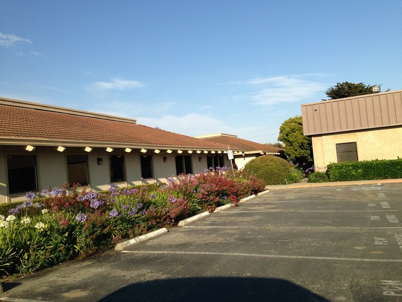 More Photos Of 911-915 Blanco Cir, Salinas Office For Lease