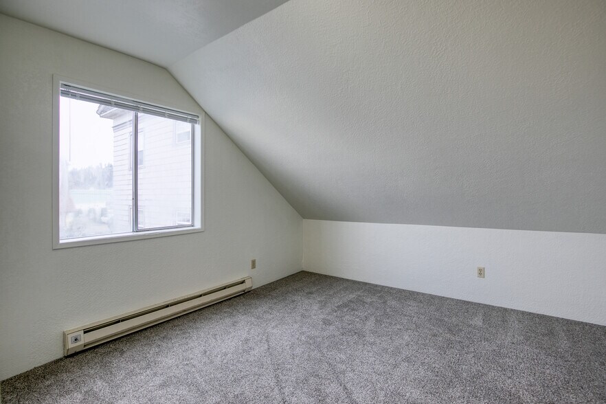 More Photos Of 208 N H St, Aberdeen Office For Sale