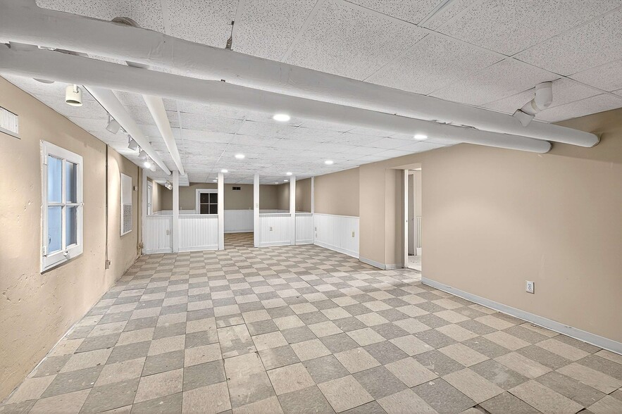 More Photos Of 408 NE Atlantic St, Tullahoma Flex For Sale