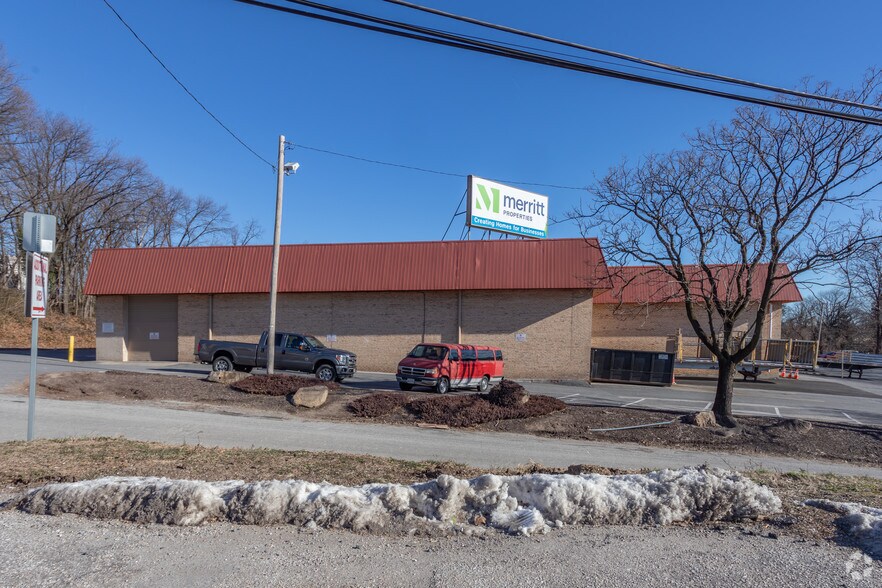 More Photos Of 4700-4724 Benson Ave, Arbutus Warehouse For Lease