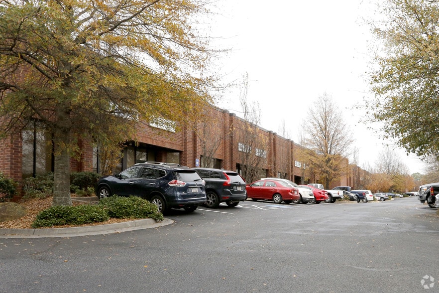 More Photos Of 3939 Royal Dr NW, Kennesaw Distribution For Lease