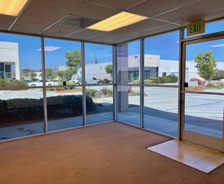 More Photos Of 694 W Parkridge Ave, Norco Warehouse For Sale