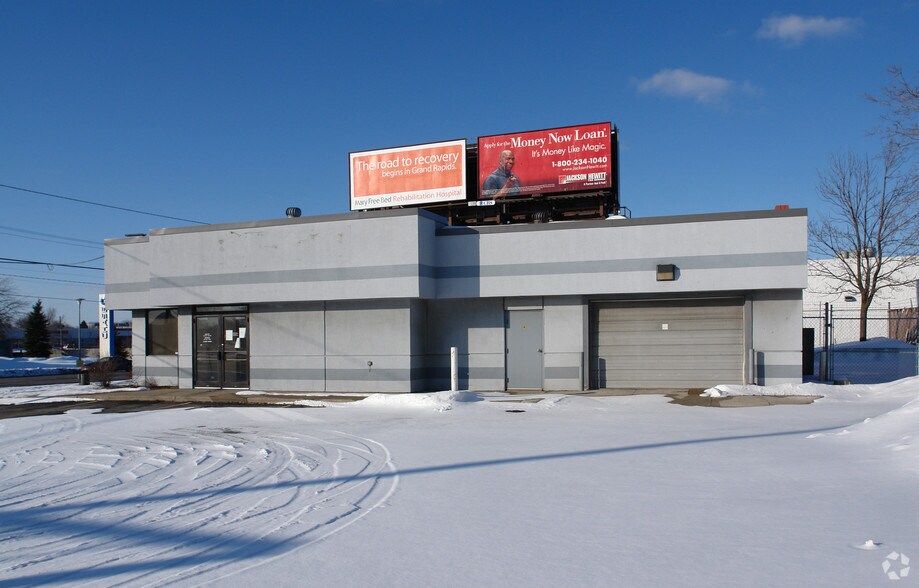 More Photos Of 3043 S Dort Hwy, Flint Fast Food For Sale