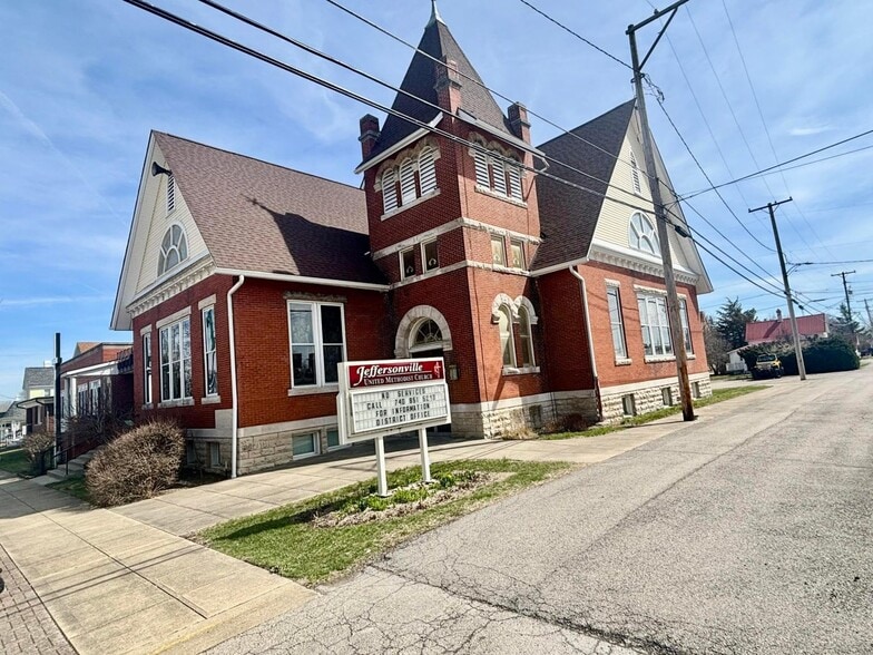 More Photos Of 13 E High St, Jeffersonville Religious Facility For Sale