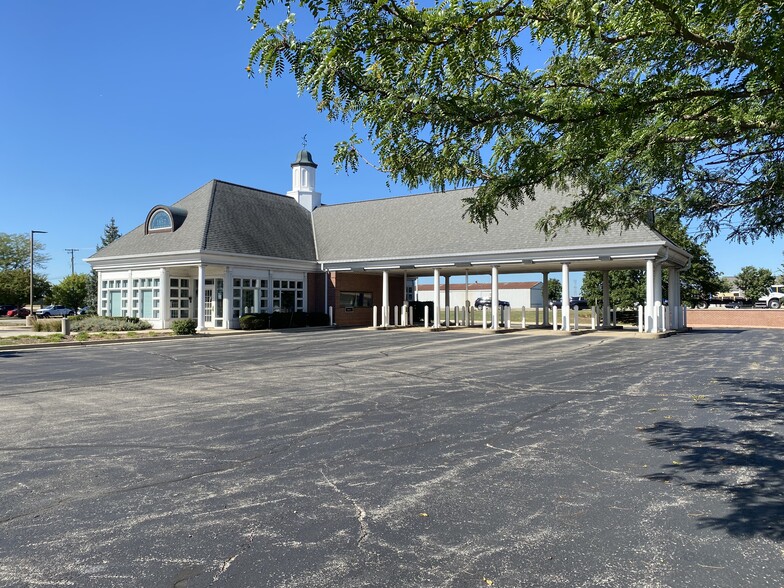 Primary Photo Of 15901 S Route 59, Plainfield Bank For Lease