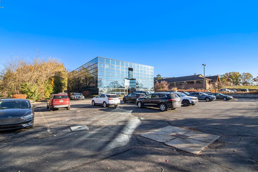 More Photos Of 42450 W 12 Mile Rd, Novi Medical For Lease