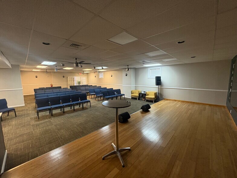 More Photos Of 1512 N French St, Wilmington Office For Sale