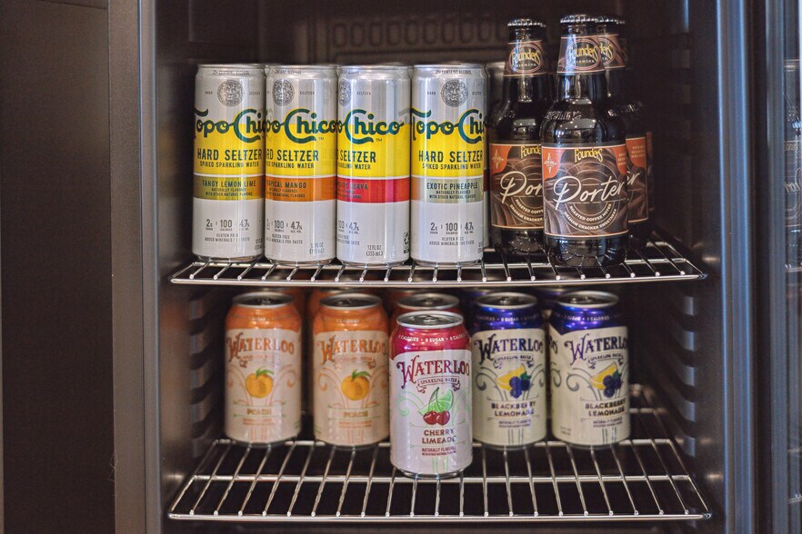 More Photos Of 4140 Bluff, Fish Creek Storefront Retail Office For Lease