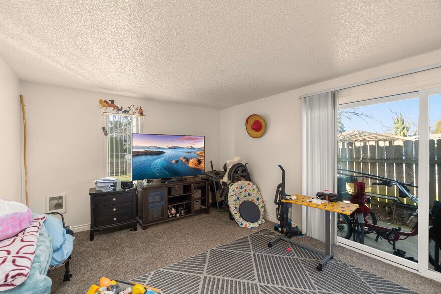 More Photos Of 100 Gatch St, Woodburn Apartments For Sale