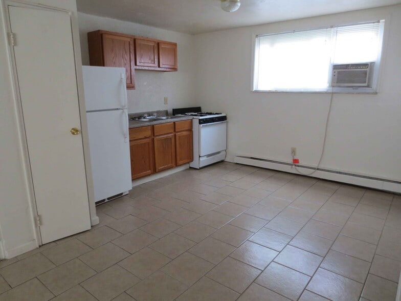 More Photos Of 8400-8414 Anthony Wayne Ave, Cincinnati Apartments For Sale