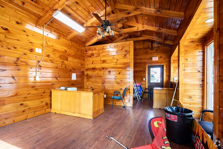 More Photos Of 605 S Wall St, Calhoun Carwash For Sale