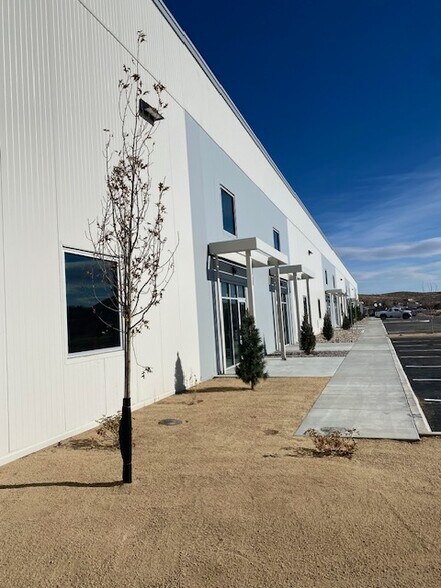 More Photos Of 425 Western Rd, Reno Warehouse For Lease