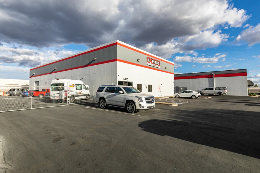 More Photos Of 5450 Desert Point Dr, Las Vegas Manufacturing For Lease