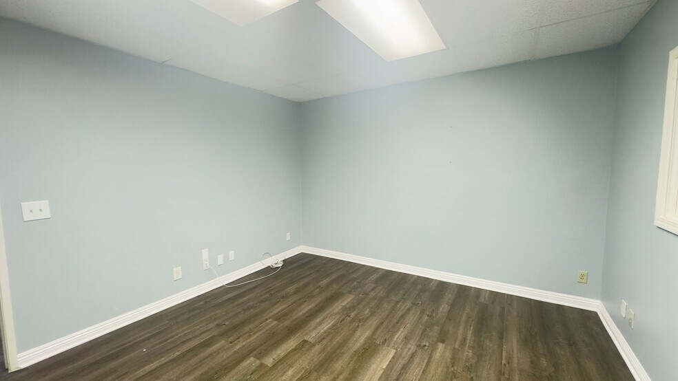 More Photos Of 1100-1160 E Route 66, Glendora Office For Lease
