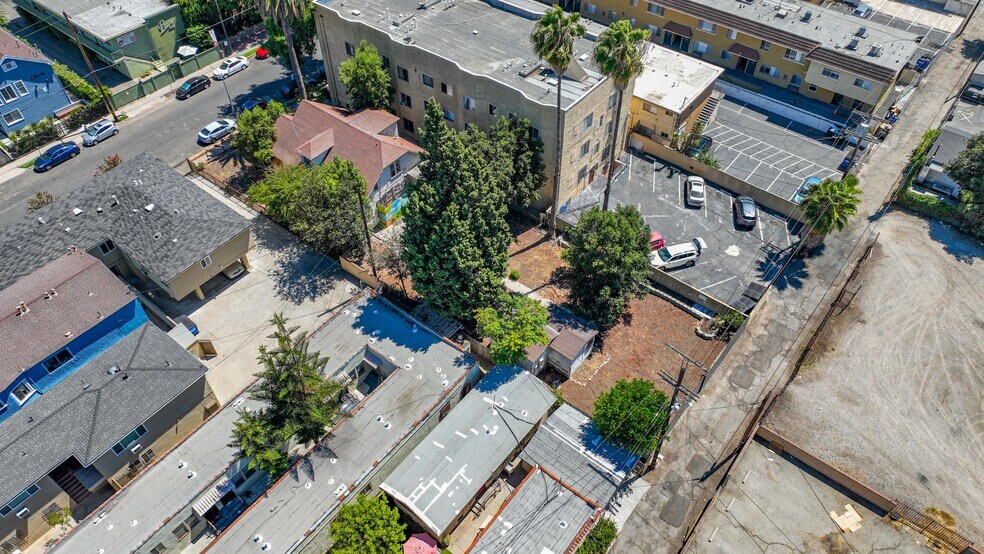 More Photos Of 3015 Shrine Pl, Los Angeles Dormitory For Sale