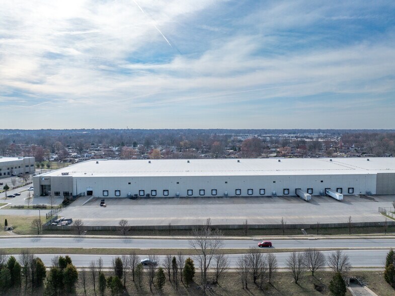 More Photos Of 5100 Jeff Commerce Dr, Louisville Warehouse For Lease