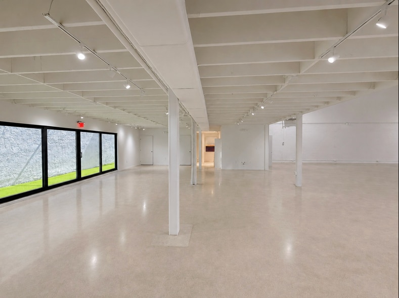 More Photos Of 550 NW 29th St, Miami Warehouse For Lease