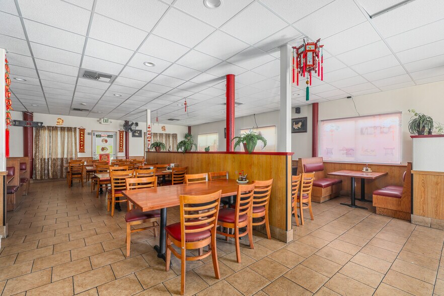 More Photos Of 1137 Walnut St, Red Bluff Restaurant For Sale