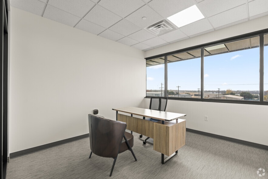 More Photos Of 5751 Kroger Dr, Fort Worth Office For Lease
