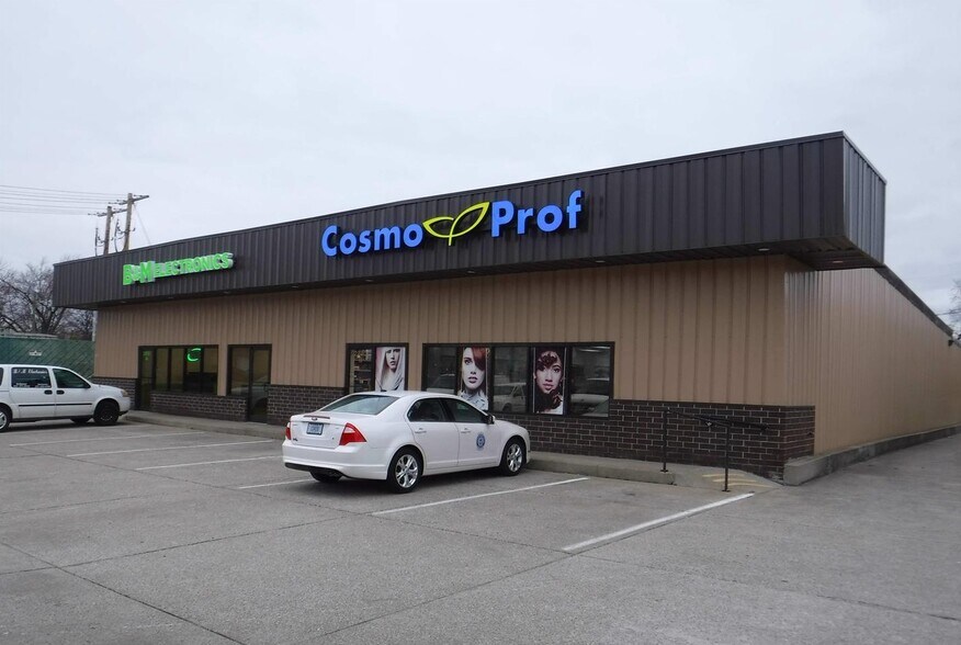 Primary Photo Of 2810 Covert Ave, Evansville Showroom For Lease