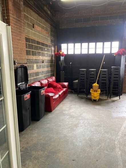 More Photos Of 5503-5505 Reisterstown Rd, Baltimore Freestanding For Lease