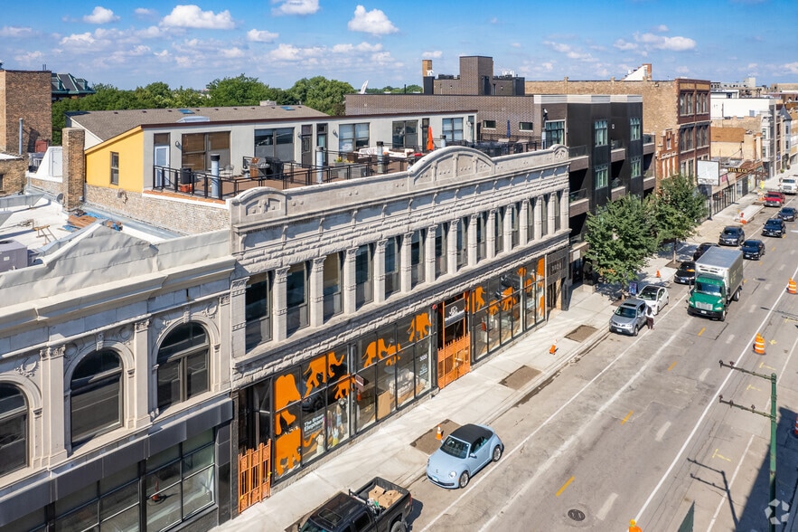 More Photos Of 3020 N Lincoln Ave, Chicago Storefront For Lease