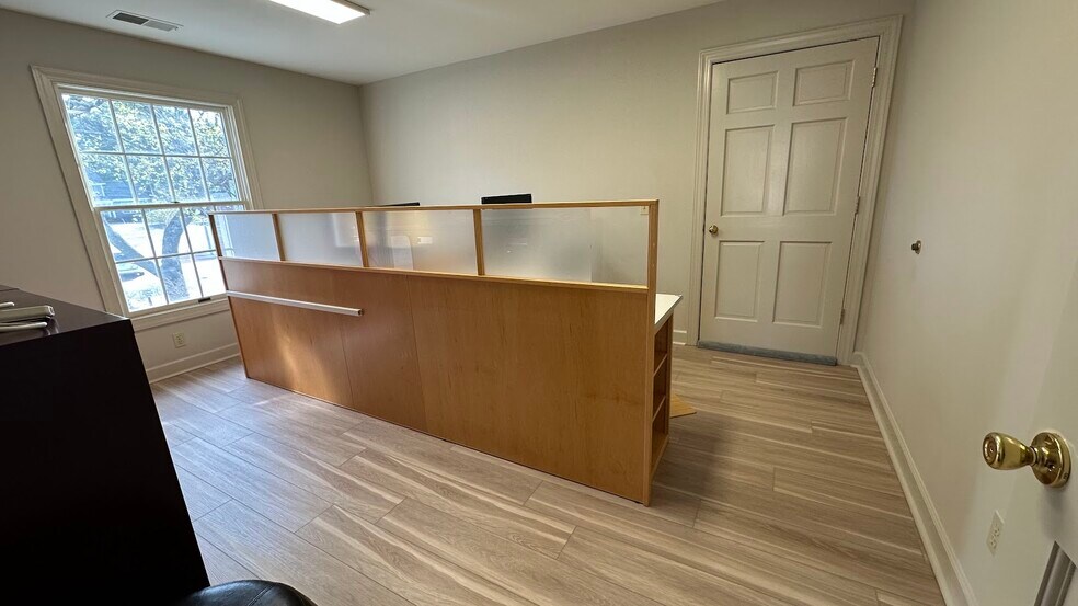 More Photos Of 201 Church St SE, Blacksburg Office Residential For Lease