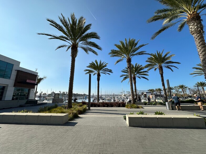 More Photos Of 4625-4635 Admiralty Way, Marina Del Rey Unknown For Lease
