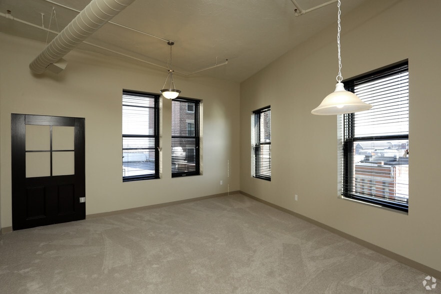 More Photos Of 24 Merrimack St, Lowell Apartments For Sale