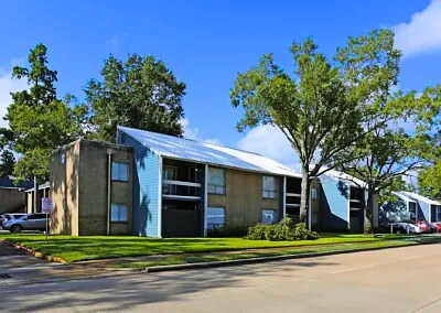 More Photos Of 311 Gladstell St, Conroe Apartments For Sale
