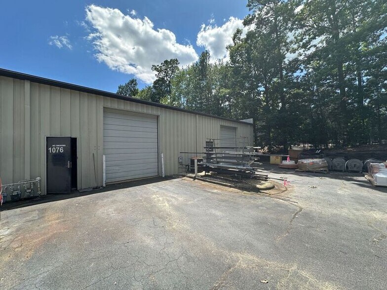 More Photos Of 1070-1078 Classic Rd, Apex Showroom For Sale