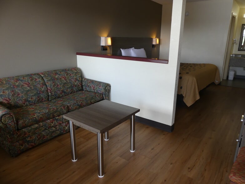 More Photos Of 2120 Lafayette Rd, Fort Oglethorpe Hotel For Sale