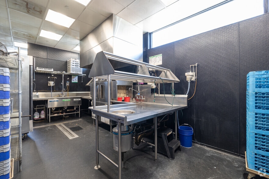 More Photos Of 140 Main St, North Easton Restaurant For Lease