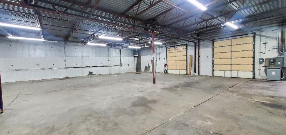 More Photos Of 900 N 400 W, North Salt Lake Manufacturing For Sale