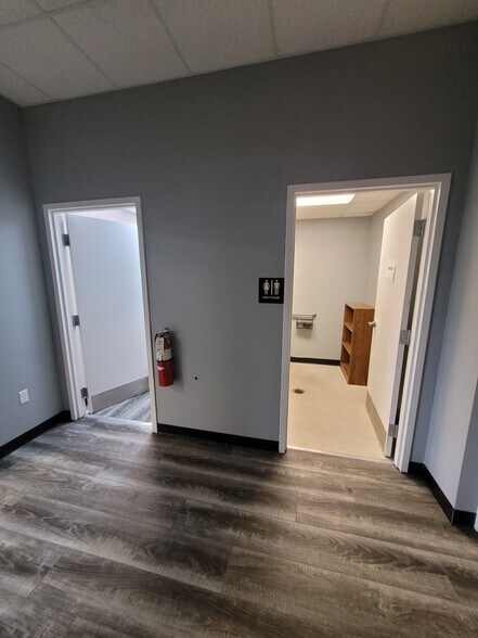 More Photos Of 100 Kingsbury Blvd, Fredericktown Storefront Retail Office For Sale
