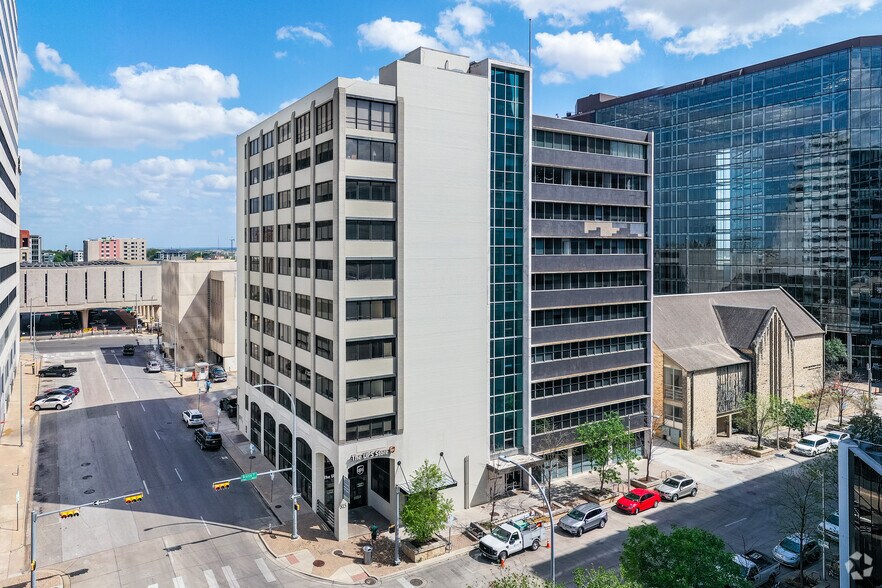 More Photos Of 815 Brazos St, Austin Office For Lease