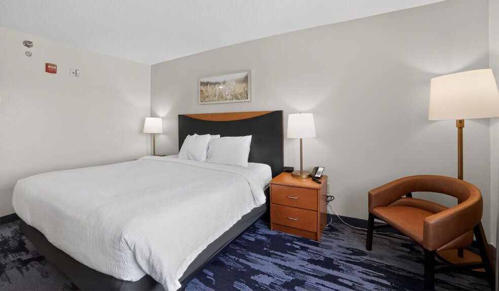 More Photos Of 1945 W Southwest Loop 323, Tyler Hotel For Sale