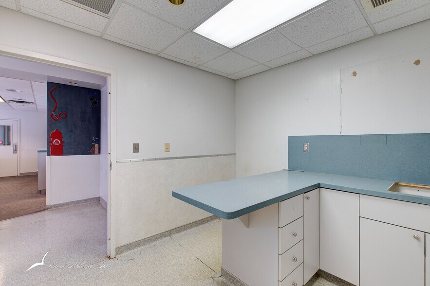 More Photos Of 3981 Ridgemont Dr, Abilene Storefront Retail Office For Sale