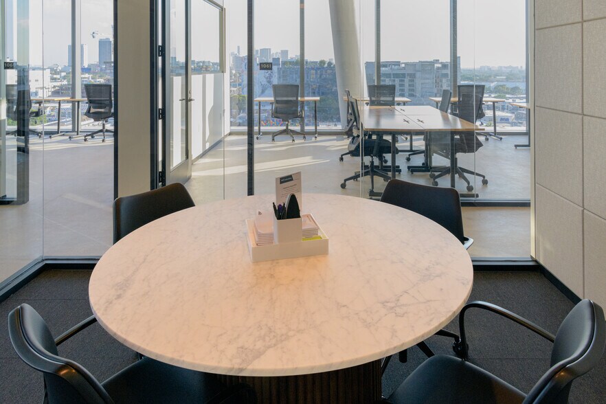 More Photos Of 252 NW 29th St, Miami Coworking Space
