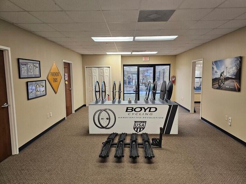 More Photos Of 1105 Old Buncombe Rd, Greenville Flex For Lease