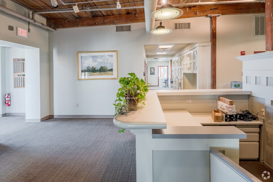 More Photos Of 45 Willard Ave, Providence Medical For Sale