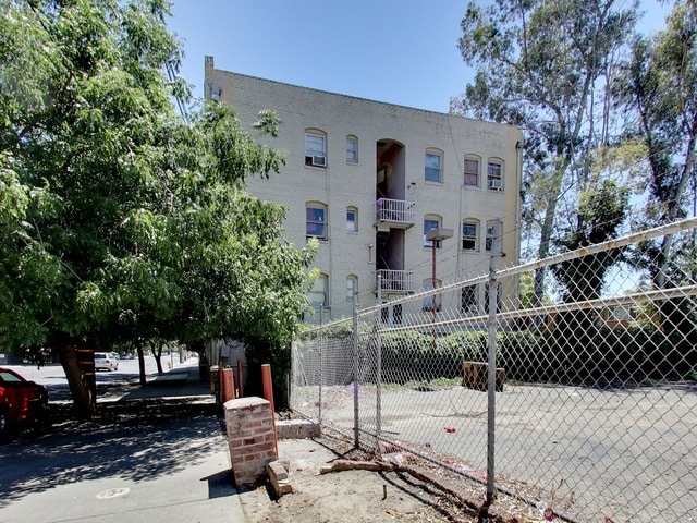 More Photos Of 717 N San Joaquin St, Stockton Apartments For Sale