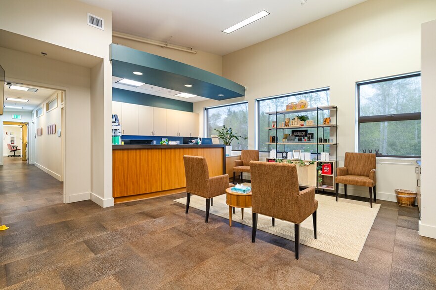 More Photos Of 905 Squalicum Way, Bellingham Flex For Sale