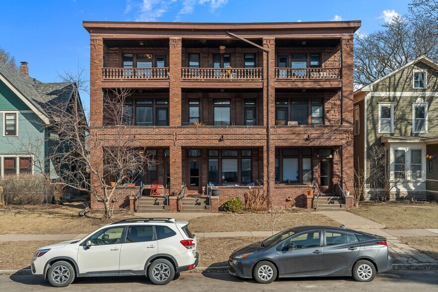 More Photos Of 583 Holly Ave, Saint Paul Apartments For Sale
