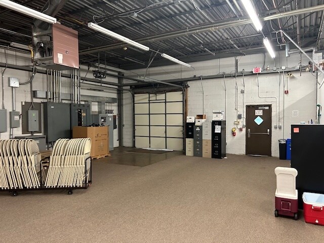 More Photos Of 470 Maryland Dr, Fort Washington Light Distribution For Lease