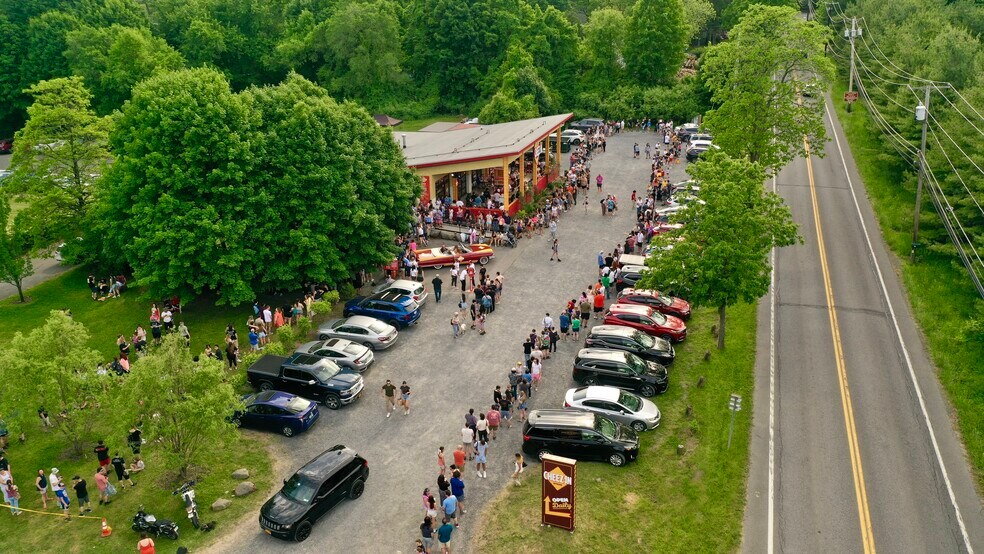 More Photos Of 261 Tinker St, Woodstock Restaurant For Sale