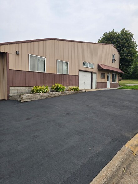 Primary Photo Of 545 Broadway Ave, Saint Paul Park Flex For Lease